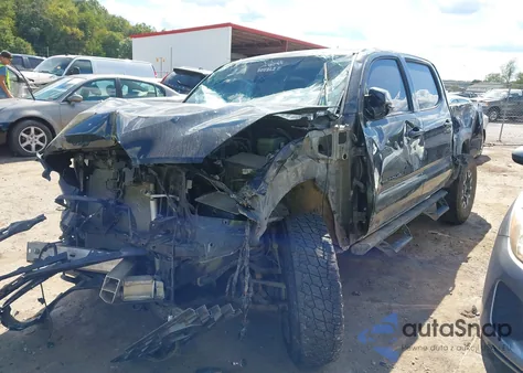 2021 Toyota Tacoma Trd Off-Road z USA, uszkodzony, nr VIN 3TMCZ5AN7MM392715